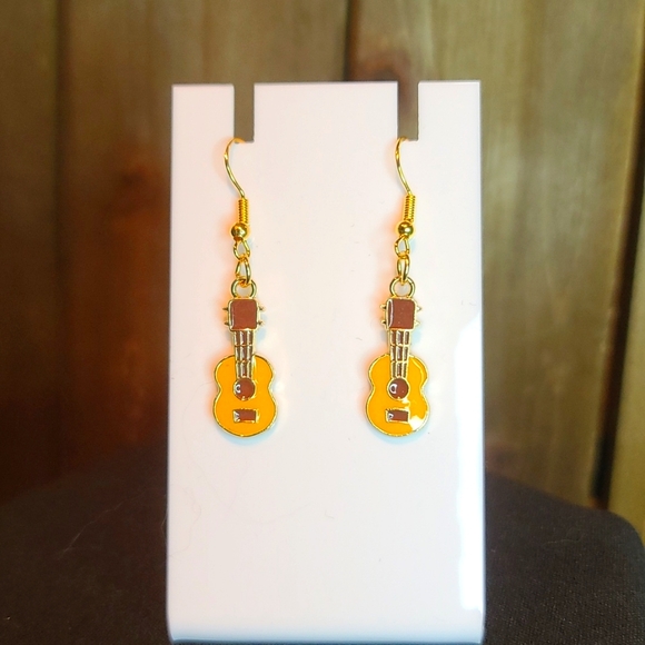 GUITAR EARRINGS dangle goldtone metal in brown, tan NWT - Picture 2 of 2